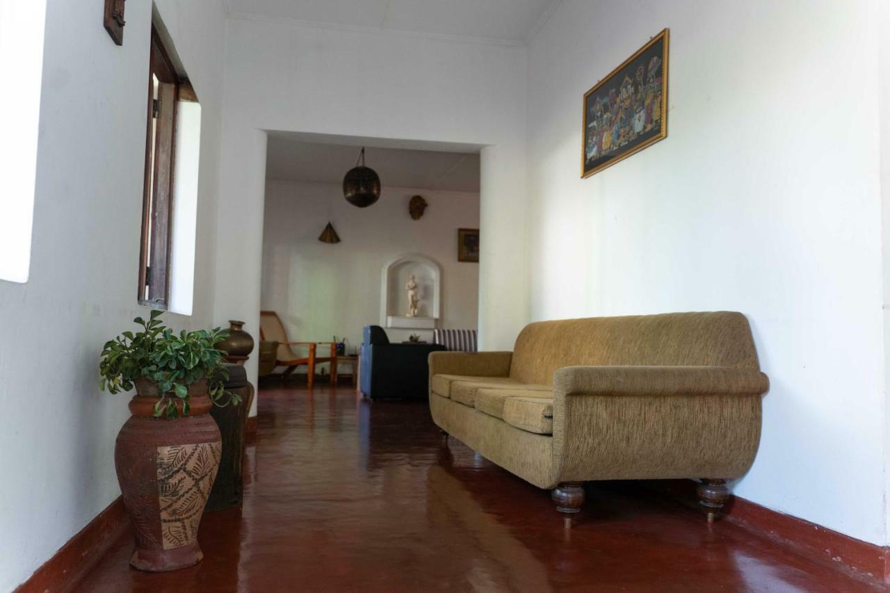 Don'S Lounge & Villa Kandy Exteriör bild