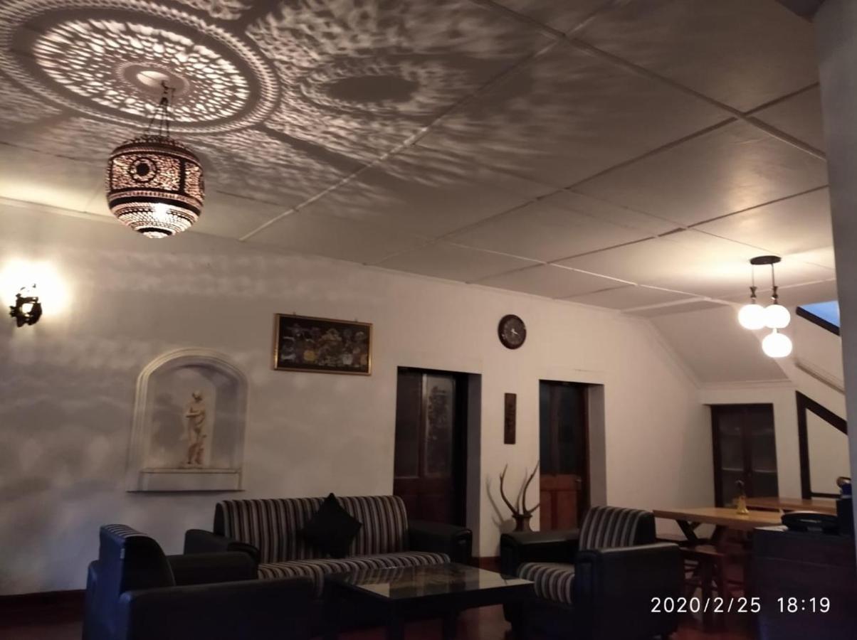 Don'S Lounge & Villa Kandy Exteriör bild